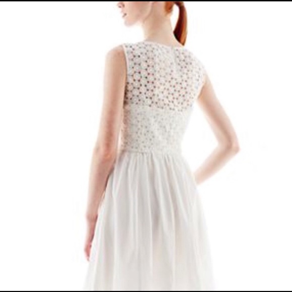 Joe Fresh Pintuck Dress with Eyelet Back - Size 12 - Picture 3 of 6